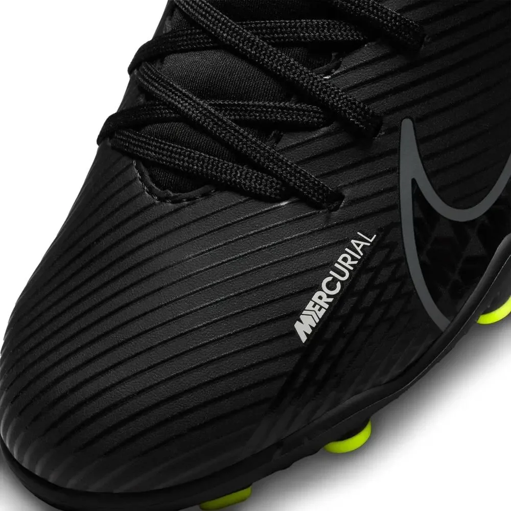 BLACK/SUMMIT WHITE/VOLT/DARK SMOKE GREY 001,  4 BIG KID